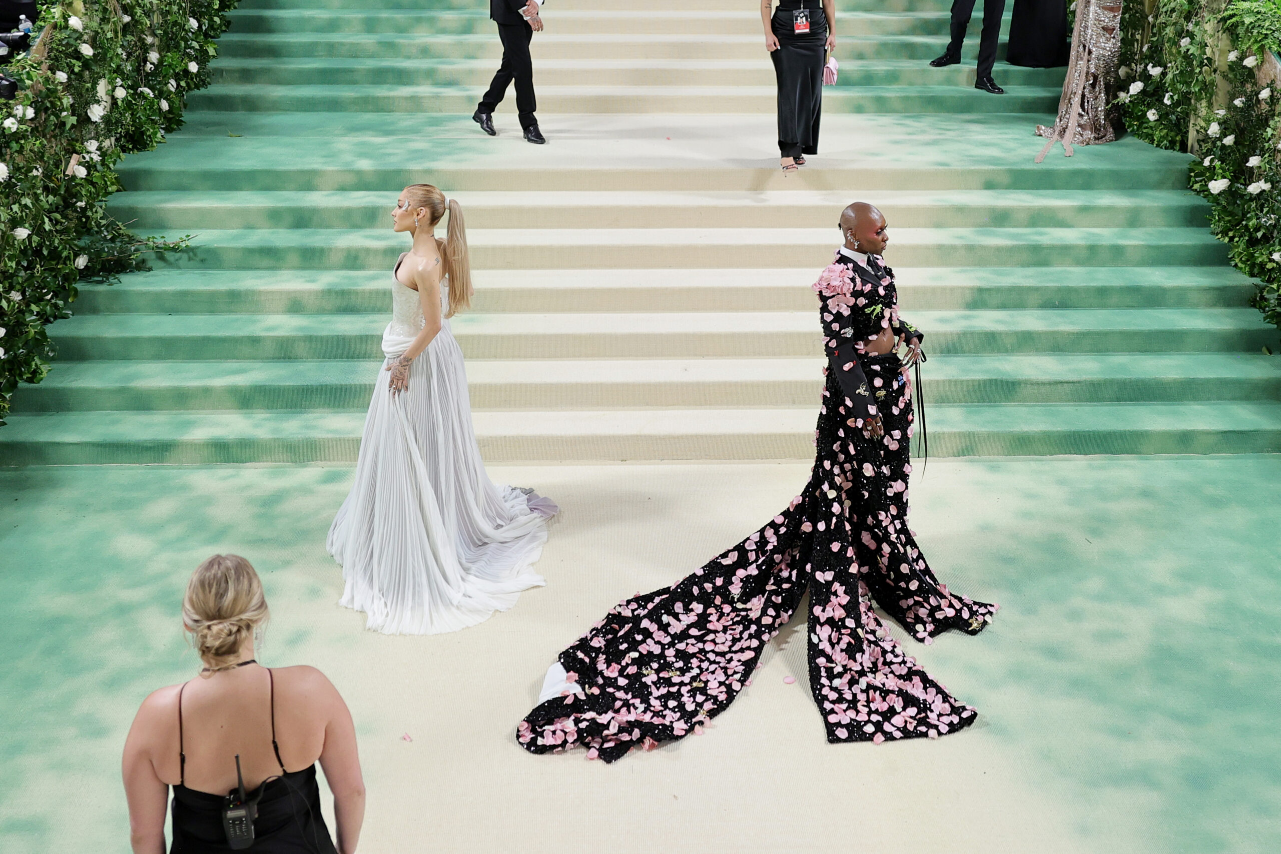 ariana grande met gala green dress ArianaGrande had not one, but two fashion serves at the 2024 #MetGala.  Following her @loewe moment on the carpet, Grande hit the stage inside the  @metmuseum to perform for the star-studded crowd